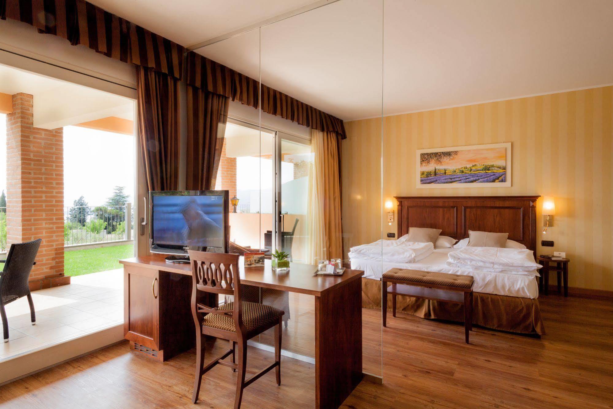 Hotel Boffenigo - The Golden Hour Costermano